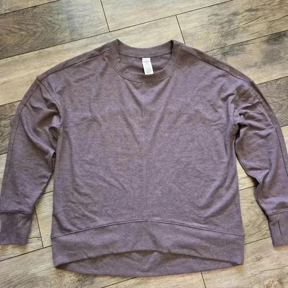Reebok Women's Small  (fits like medium)  light purple sweater